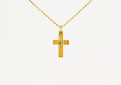 Kreuz, Smaragd, Gold